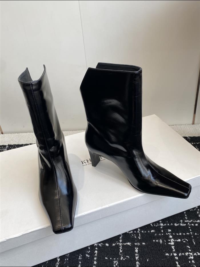 20251128174410371 390